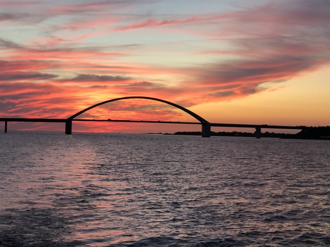 Ferienwohnung in Großenbrode - Am Kai 17 - Außen - Fehmarnsundbrücke Sonnenuntergang