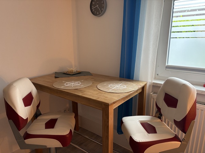Ferienwohnung in Niendorf/Ostsee - Haus Edda FeWo Schwalbennest - Zusatz-App Beiboot Wohnzimmer