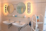 Ferienwohnung in Gr&ouml;mitz - Friesenhaus Gr&ouml;mitz - mit sch&ouml;nem Balkon, kostenlosem WLAN und Saisonstrandkorb - Bild 12