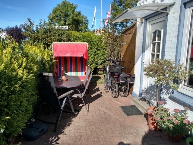 Ferienwohnung in Dahme - Haus Sandra Fewo 8, Box-Betten, 1. Stock, Terrasse mit Strandkorb - Bild 3