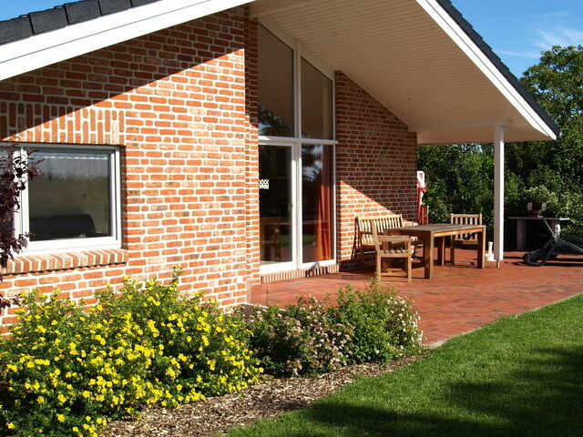 Ferienhaus in Fehmarn - Wellnesshaus "Welle" eingezäunt - Bild 9