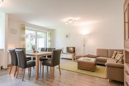 Strandh&auml;user Lindenstra&szlig;e Ostseeschw&auml;rmerei