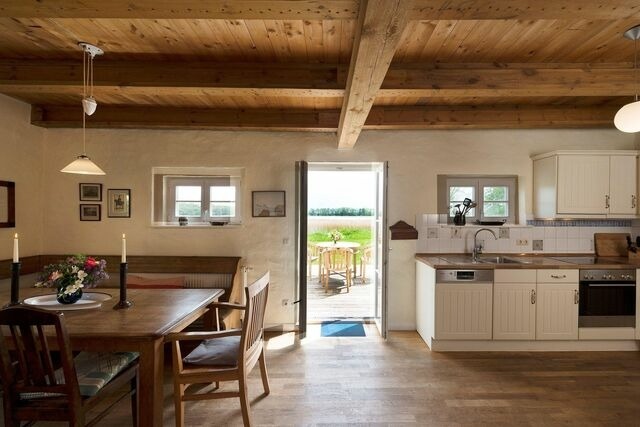 Ferienhaus in Neuenkirchen (Rügen) - Ferienhaus Remise direkt am Wasser im Gut Grubnow Rügen - Bild 6