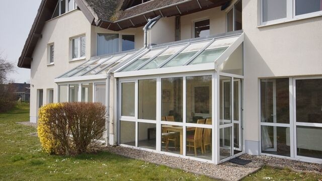 Ferienwohnung in Lobbe - Strandhaus Lobbe, App. 04 - Bade- & Erlebniswelt t&auml;glich inklusive - Bild 3